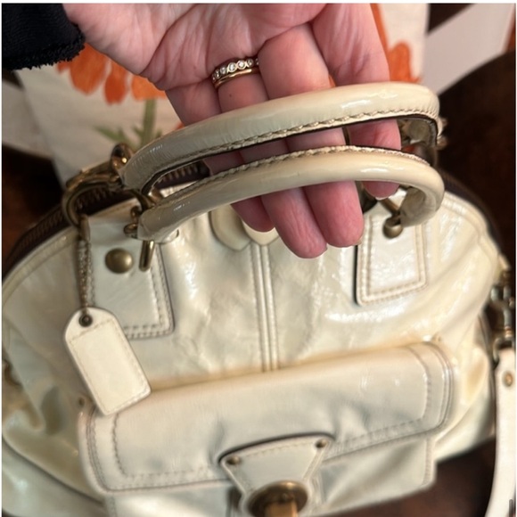 COACH LEGACY LEATHER DOME SATCHEL CROSSBODY BAG TURNLOCK STRAP HANGTAG 12295 EUC - Picture 12 of 16